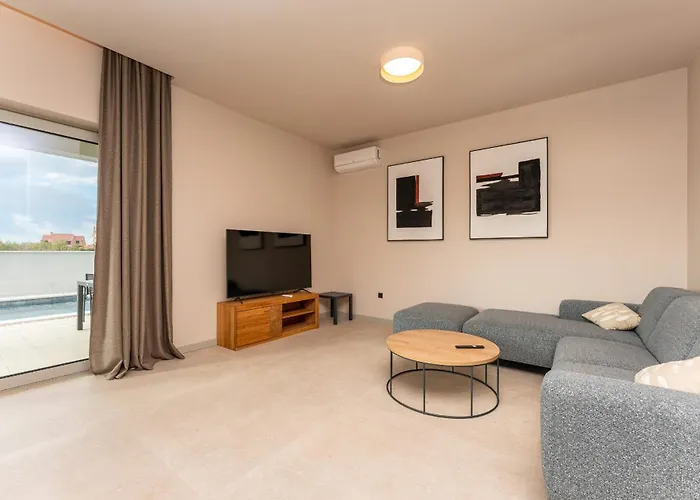 Suton U Zatonu Zadarvillas